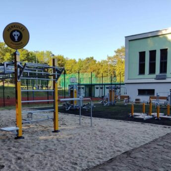 Wapnica zyskała nową przestrzeń do sportu. Orlik po modernizacji, siłownia i nowe oświetlenie