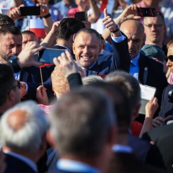 Paliwo tańsze o ponad 2 złote. Prezydent proponuje ustawę