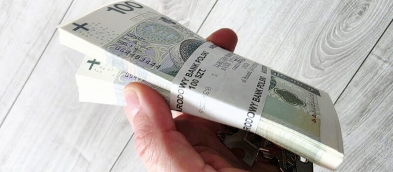 29 tysięcy złotych może czekać w ZUS. Wielu Polaków nie wie, że może odzyskać te pieniądze