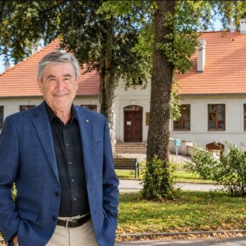 Światowej sławy fizyk przyjedzie do Kamienia! Paul Davies odwiedzi Dworek von Kleista