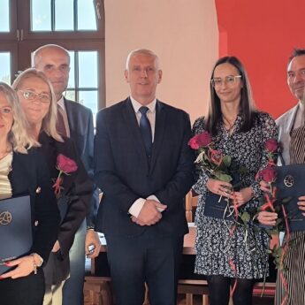 Nagrody Burmistrza Kamienia Pomorskiego dla nauczycieli. Dziesięć osób wyróżnionych za pracę i zaangażowanie