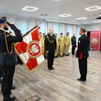 Robert Cyburt oficjalnie komendantem PSP w Świnoujściu. Mieszkaniec Kamienia Pomorskiego odebrał akt powołania