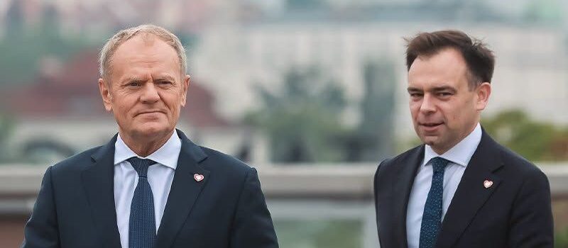 Ponad 9 tysięcy złotych średniej pensji! Rządzący chwalą się zarobkami Polaków Ponad 9 tysięcy złotych średniej pensji! Rządzący chwalą się zarobkami Polaków