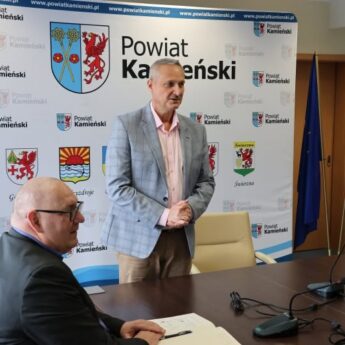 Dyskutowali o bezpieczeństwie szkół. Ważne spotkanie w kamieńskim starostwie