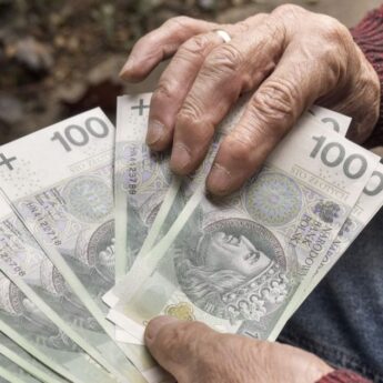 ZUS zwiększy wypłaty od 1 stycznia. Renta wdowia rośnie z 15 do 25 procent
