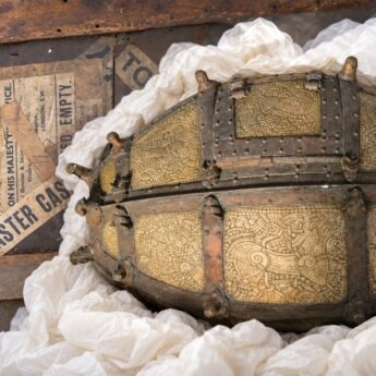 Otworzyli skrzynię w londyńskim muzeum. W środku był niezwykły ślad skarbu z Kamienia Pomorskiego!