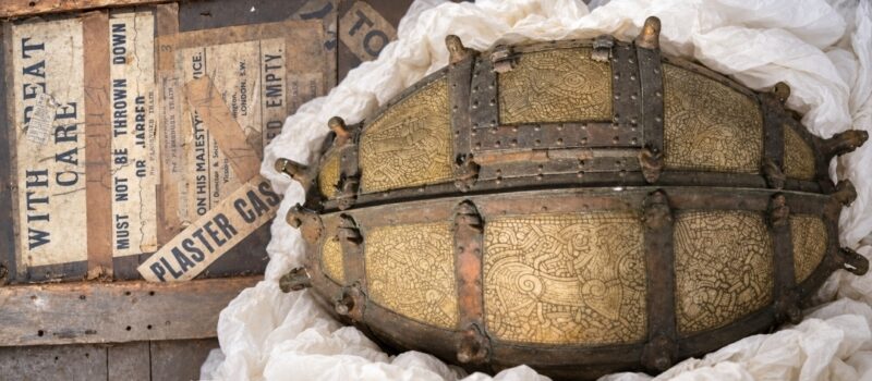 Otworzyli skrzynię w londyńskim muzeum. W środku był niezwykły ślad skarbu z Kamienia Pomorskiego!